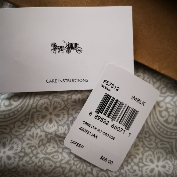 Coach Luxury Card Holder - Picture 4 of 4